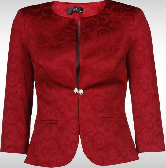 Desenli kırmızı kumaş agraflı Adil Işık bayan ceket modeli