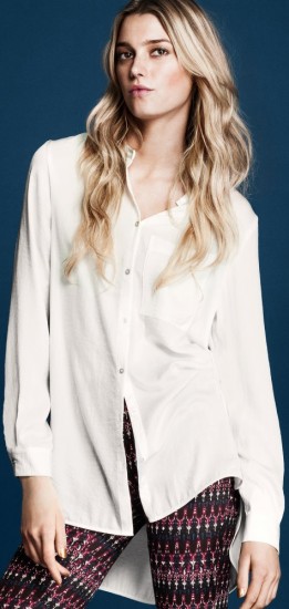 H&M arkası uzun beyaz bayan baharlık gömlek modeli