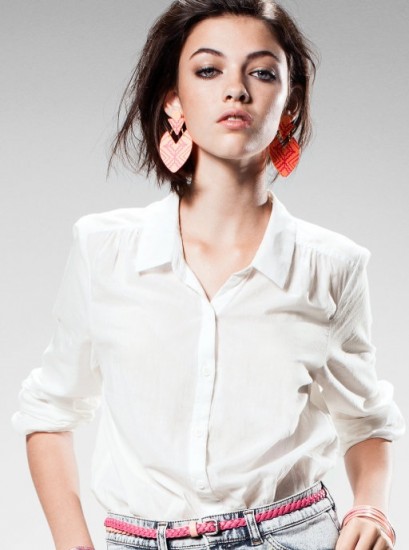 H&M omuzları büzgülü beyaz bayan baharlık gömlek modeli