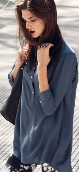 H&M yakası düğmeli lacivert bayan baharlık bluz modeli