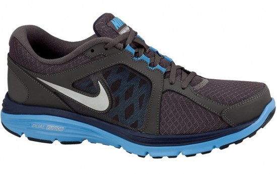 Koşu için mavi siyah Nike erkek spor ayakkabı modeli