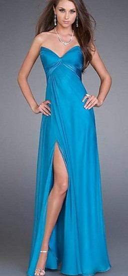 Mavi straplez derin yırtmaçlı abiye elbise modeli