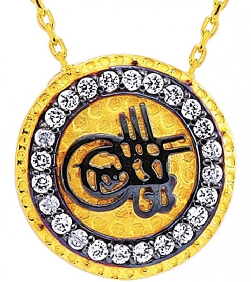 Ortası tuğralı kenarları sıra taşlı Koçak Gold Osmanlı kolye modeli