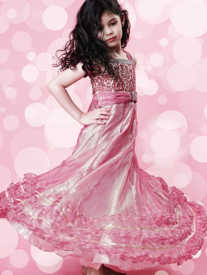 Pembe etek uçları fırfırlı kız çocuk abiye elbise modeli