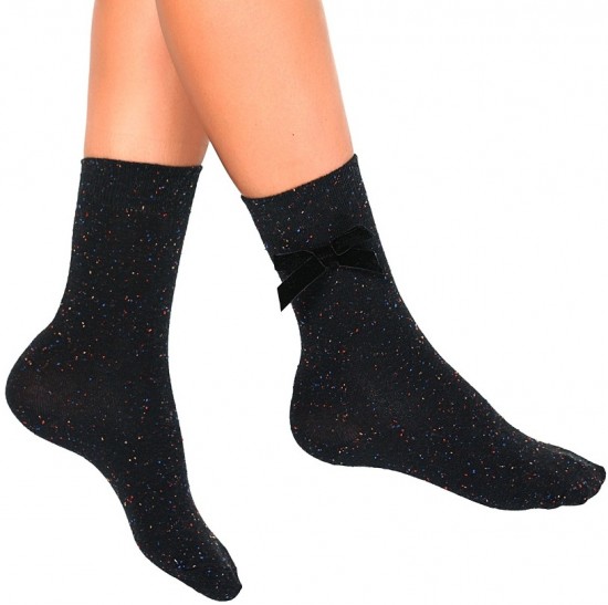 Siyah fiyonklu Penti kalın soket çorap modeli