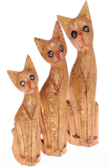 Üç boy kedi ahşap süs eşyası modeli