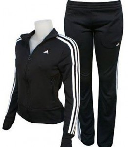 Beyaz şeritli siyah Adidas bayan eşofman takımı modeli