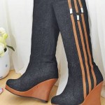 Camel rengi şeritli lacivert dolgu topuklu çizme modeli
