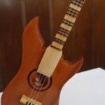 Gitar ahşap süs eşyası modeli
