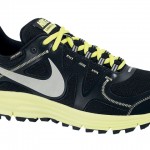 Koşu için su geçirmez sarı siyah Nike erkek spor ayakkabı modeli