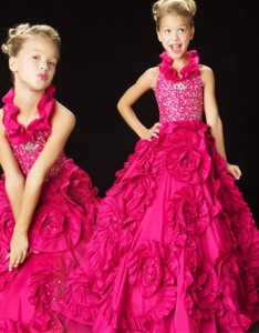 Pembe fırfırlı yakalı kız çocuk abiye elbise modeli