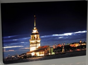 PlusCanvas İstanbul Kız Kulesi gece tablosu