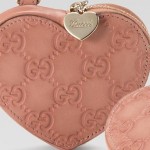 Pudra rengi kalp Gucci bayan bozuk para cüzdanı modeli