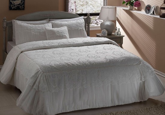 Taç Bellini beyaz çift kişilik yatak örtüsü modeli