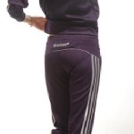 Yanlardan şeritli mor Adidas bayan eşofman takımı modeli