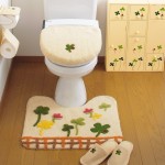 Çiçekli krem rengi banyo paspas takımı modeli