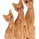 Üç boy kedi ahşap süs eşyası modeli